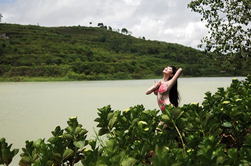 [-]Lê[-]Kiều[-]Như[-]khỏa[-]thân[-]khoe[-]"tòa[-]thiên[-]nhiên"